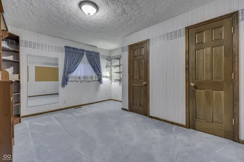 1640 Ridge Hill Lane Indianapolis IN 46217