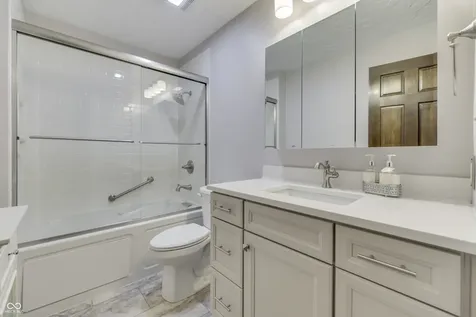 1640 Ridge Hill Lane Indianapolis IN 46217