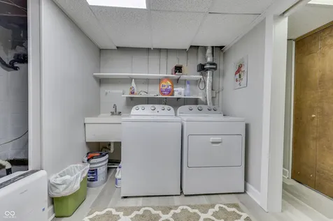 1640 Ridge Hill Lane Indianapolis IN 46217