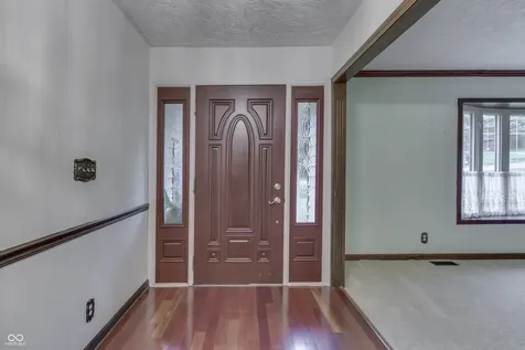 1640 Ridge Hill Lane Indianapolis IN 46217