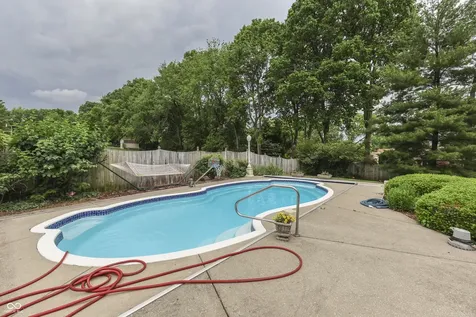 1640 Ridge Hill Lane Indianapolis IN 46217
