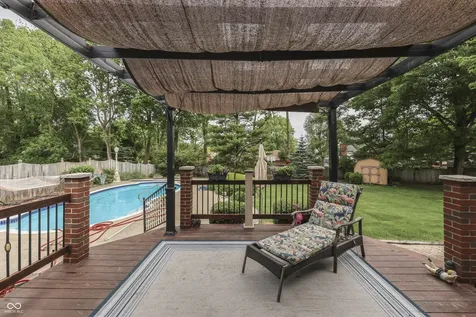 1640 Ridge Hill Lane Indianapolis IN 46217