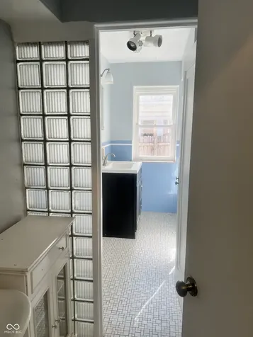 402 W 52nd Street Indianapolis IN 46208