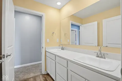 7214 Parkstay Lane Indianapolis IN 46113