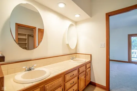 7204 Oak Cove Lane Noblesville IN 46062