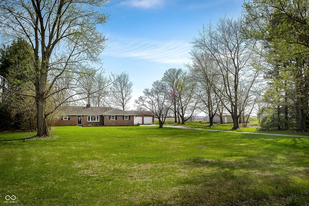 5787 W 300 S Jamestown IN 46147