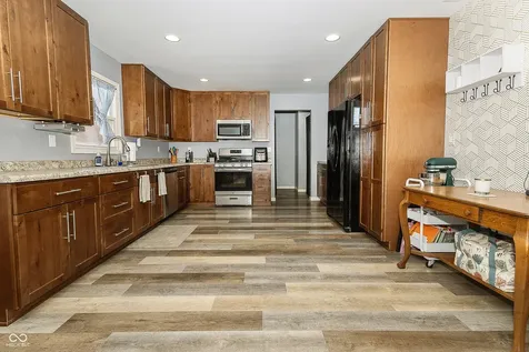5787 W 300 S Jamestown IN 46147