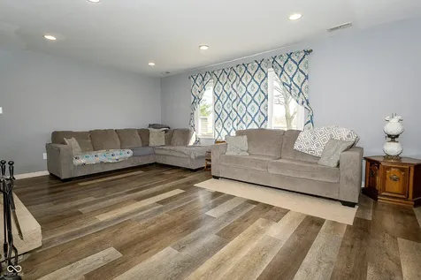 5787 W 300 S Jamestown IN 46147