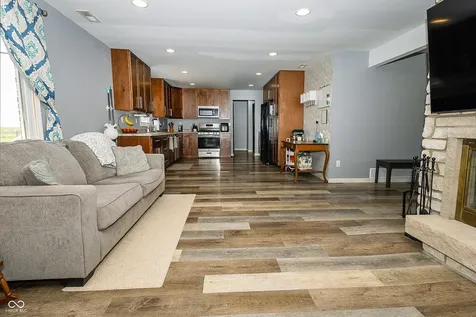 5787 W 300 S Jamestown IN 46147