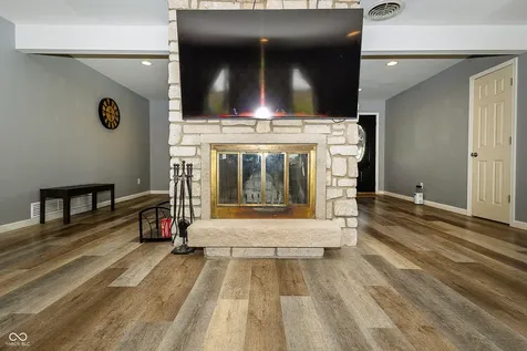 5787 W 300 S Jamestown IN 46147