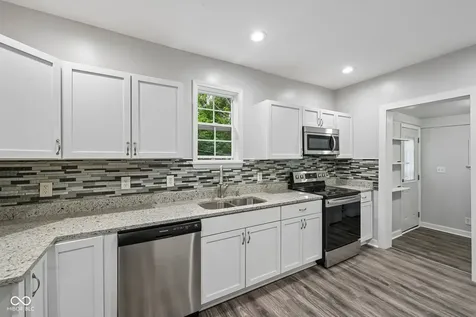 554 N Oakland Avenue Indianapolis IN 46201