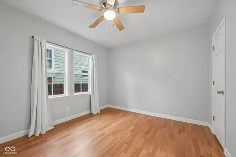 554 N Oakland Avenue Indianapolis IN 46201