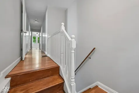 554 N Oakland Avenue Indianapolis IN 46201