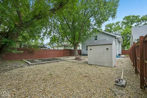 554 N Oakland Avenue Indianapolis IN 46201