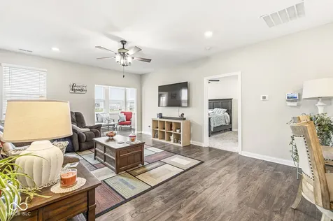 8652 Faulkner Drive Indianapolis IN 46239