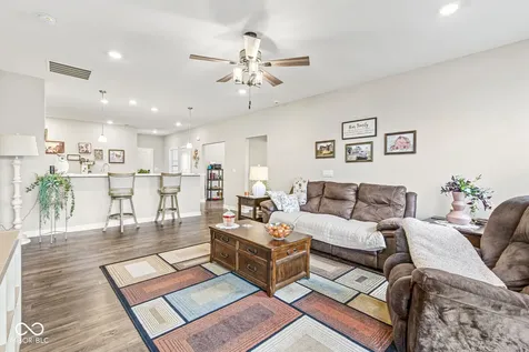 8652 Faulkner Drive Indianapolis IN 46239