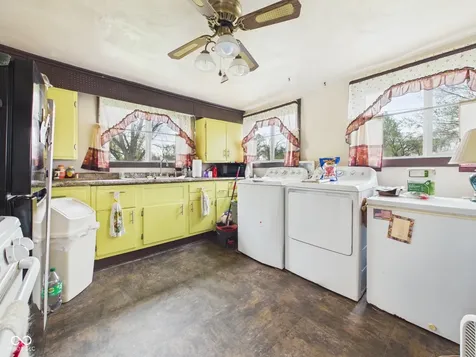 2103 E Yale Avenue Muncie IN 47303