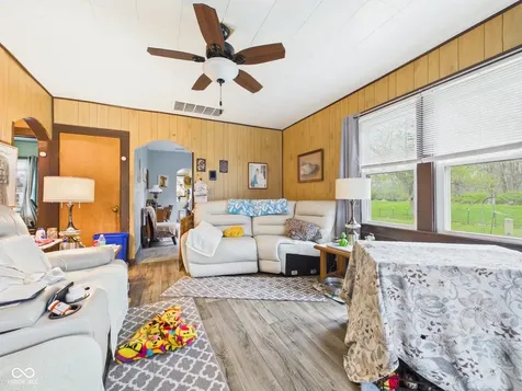 2103 E Yale Avenue Muncie IN 47303