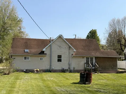 205 E Washington Street Loogootee IN 47553