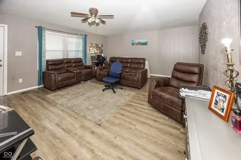 7527 E 35th Street E Indianapolis IN 46226