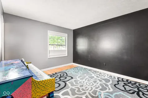 5240 Vinewood Court Columbus IN 47203