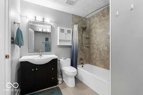387 Pleasantview Boulevard Greenwood IN 46142