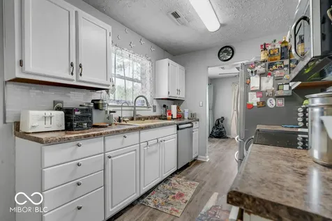387 Pleasantview Boulevard Greenwood IN 46142