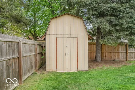 387 Pleasantview Boulevard Greenwood IN 46142