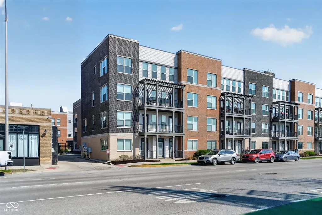 727 N Illinois Street Indianapolis IN 46204