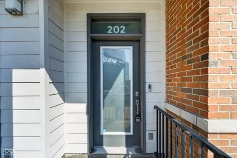 727 N Illinois Street Indianapolis IN 46204