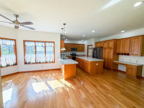 3861 E 300 N Crawfordsville IN 47933