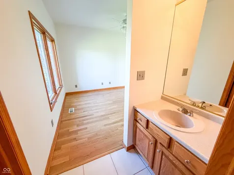 3861 E 300 N Crawfordsville IN 47933