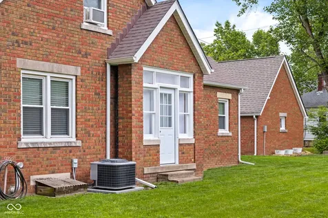 2645 Washington Street Columbus IN 47201
