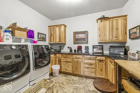 9627 Summerton Drive Fishers IN 46037