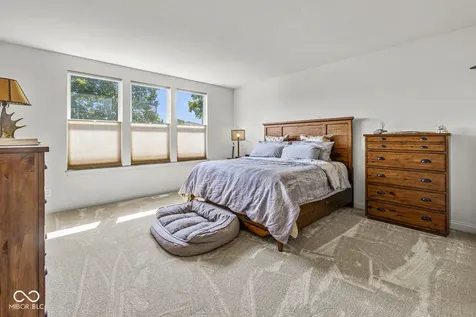 9627 Summerton Drive Fishers IN 46037