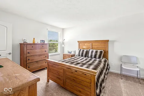 9627 Summerton Drive Fishers IN 46037