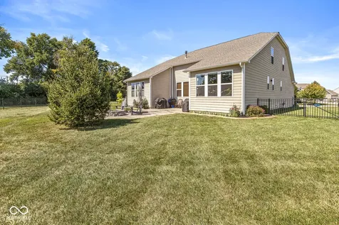 9627 Summerton Drive Fishers IN 46037