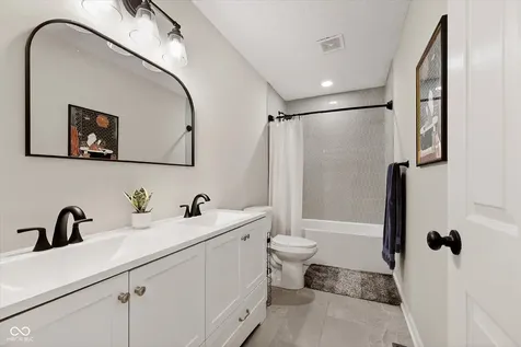 7684 Willow Ridge Road Fishers IN 46038