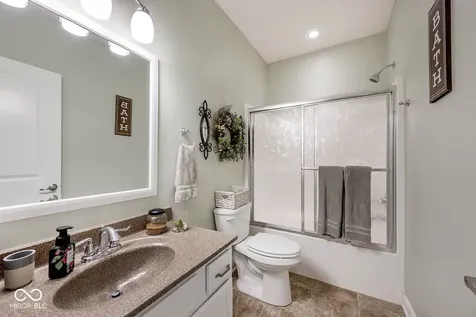 9716 N Mariners Crest Mccordsville IN 46055