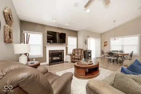 9716 N Mariners Crest Mccordsville IN 46055