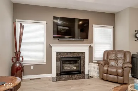9716 N Mariners Crest Mccordsville IN 46055