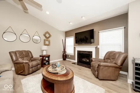 9716 N Mariners Crest Mccordsville IN 46055