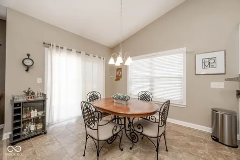 9716 N Mariners Crest Mccordsville IN 46055