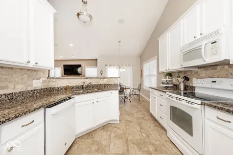 9716 N Mariners Crest Mccordsville IN 46055