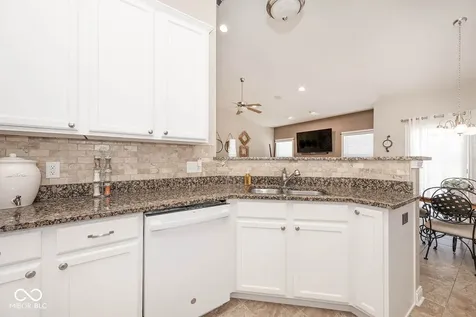 9716 N Mariners Crest Mccordsville IN 46055