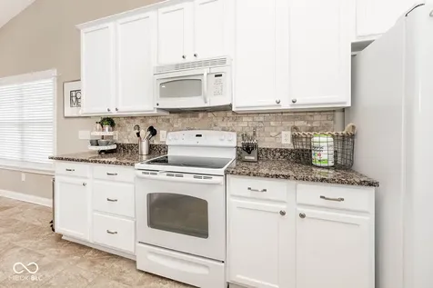 9716 N Mariners Crest Mccordsville IN 46055