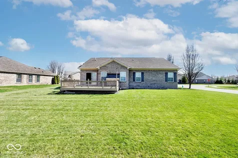 9716 N Mariners Crest Mccordsville IN 46055