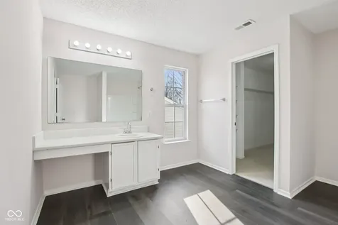 10827 Zimmerman Lane Indianapolis IN 46231