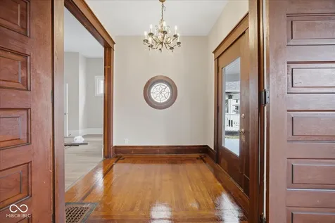 154 W Hendricks Street Shelbyville IN 46176