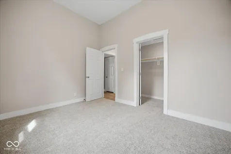 154 W Hendricks Street Shelbyville IN 46176